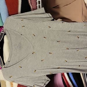 Pineapple v-neck tee